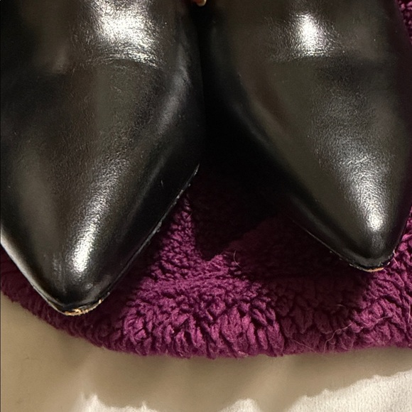 Vince Camuto Black Leather Mules - Picture 10 of 10